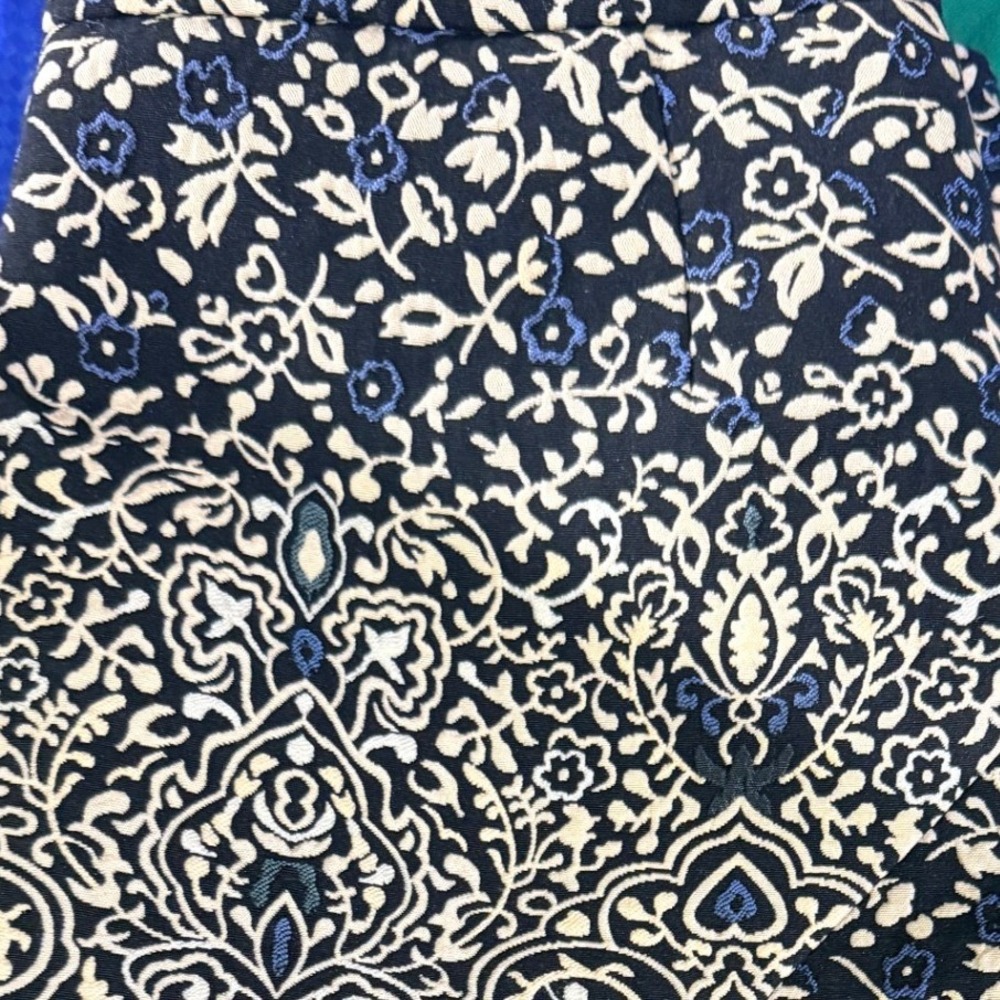 HM Black Cream Floral Damask Jacquard Asymmetrical Mini Skirt Size 8 0266797 2